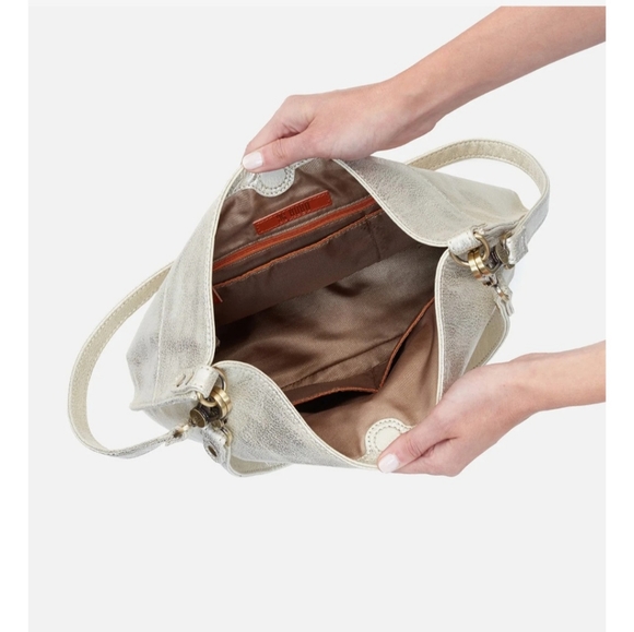 HOBO International Pier shoulder/crossbody in Pearled Silver - Picture 10 of 13